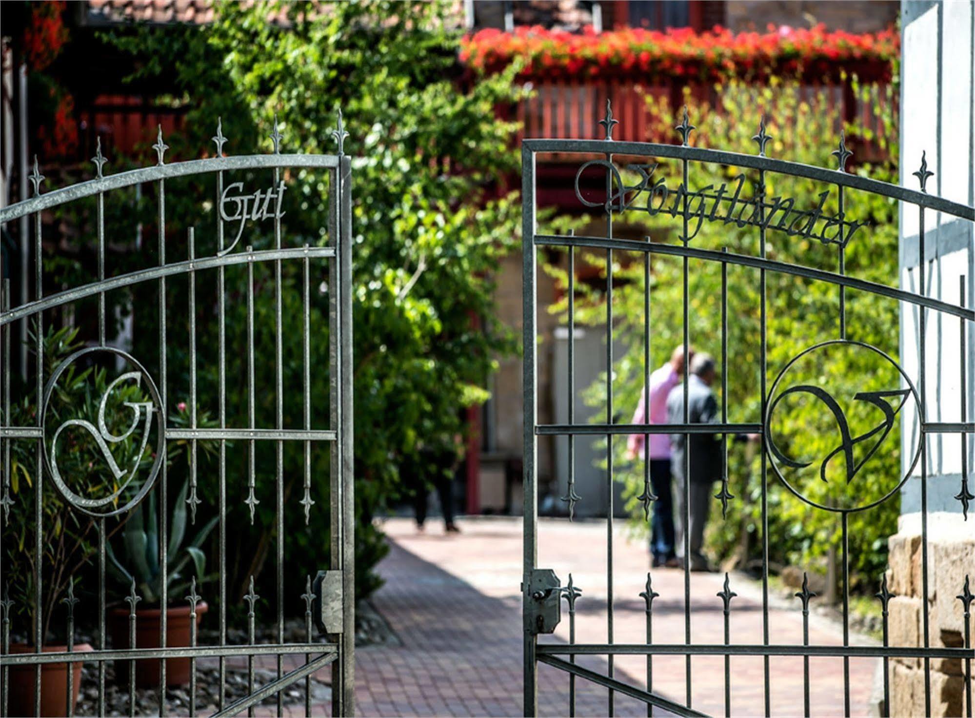 Hotel Gut Voigtlaender Blankenburg  Bagian luar foto