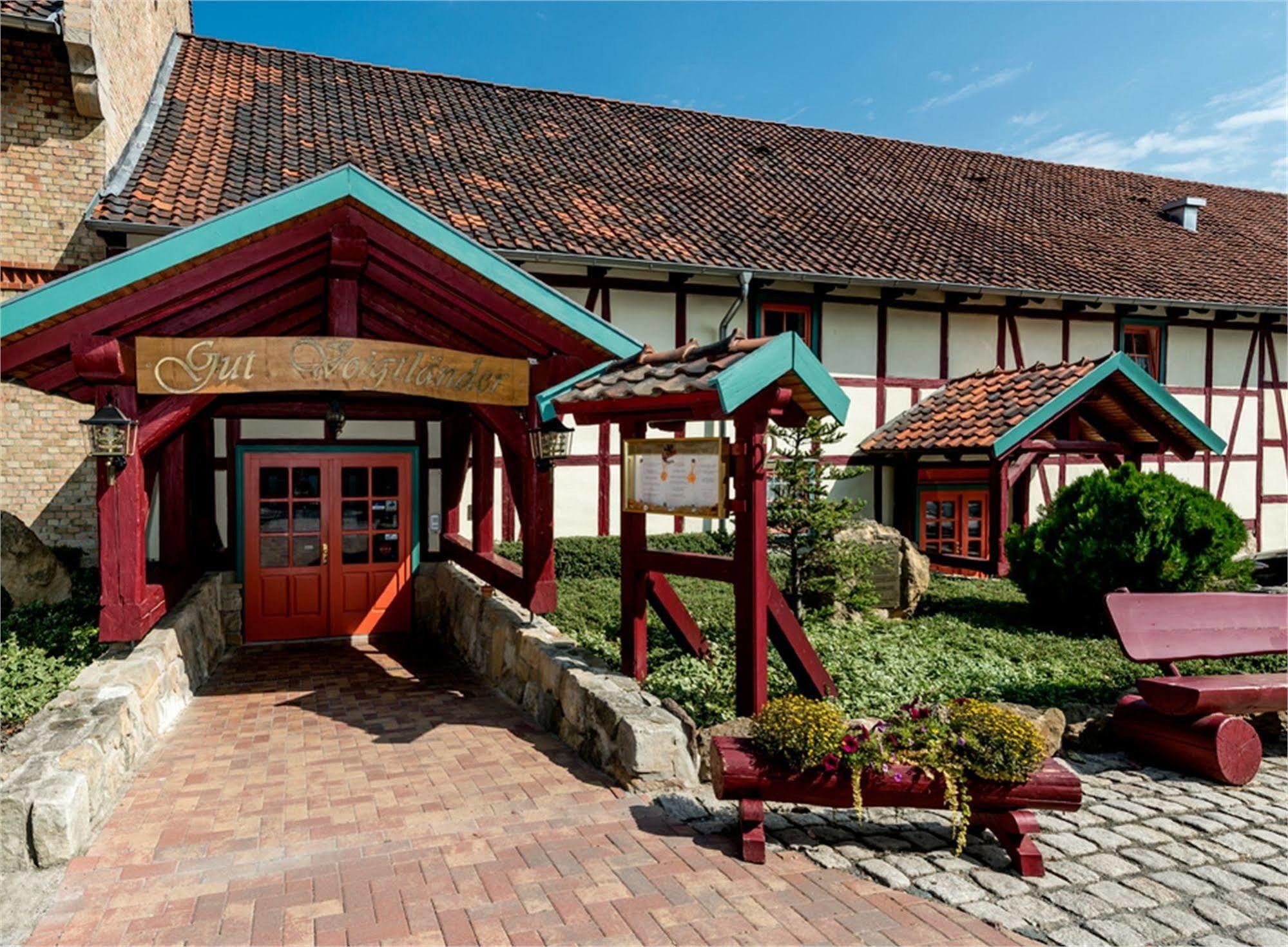 Hotel Gut Voigtlaender Blankenburg  Bagian luar foto