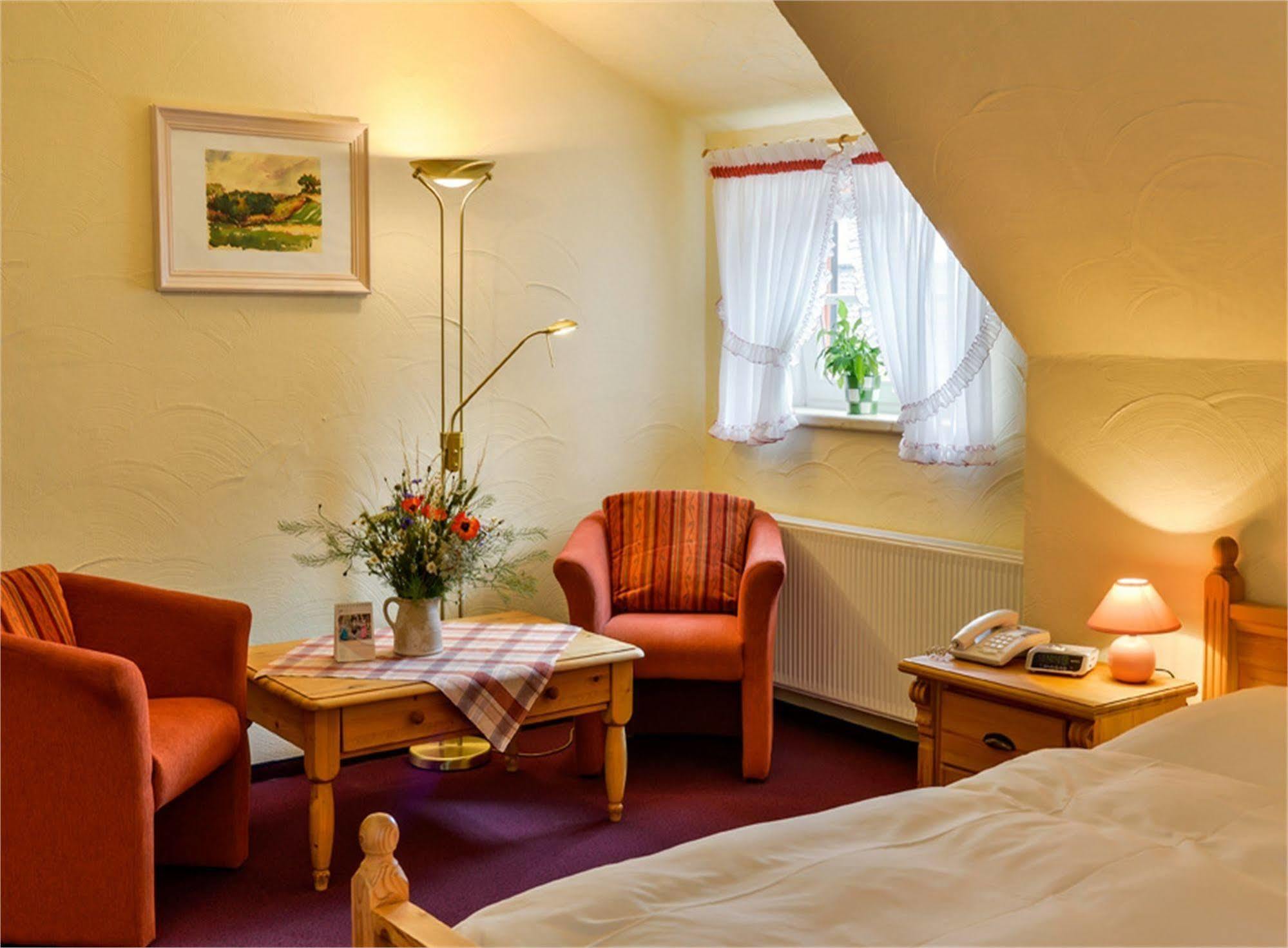 Hotel Gut Voigtlaender Blankenburg  Bagian luar foto