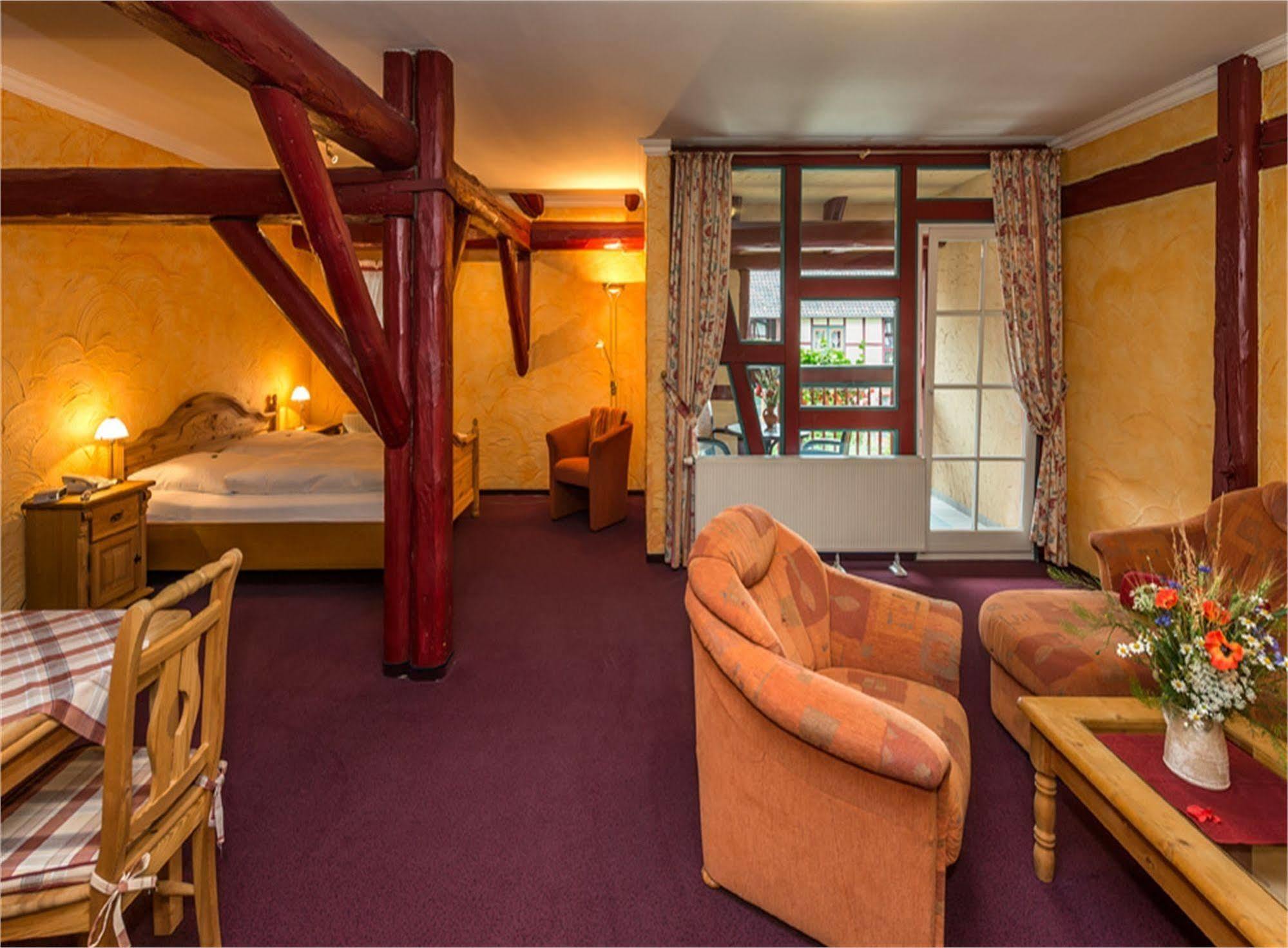 Hotel Gut Voigtlaender Blankenburg  Bagian luar foto