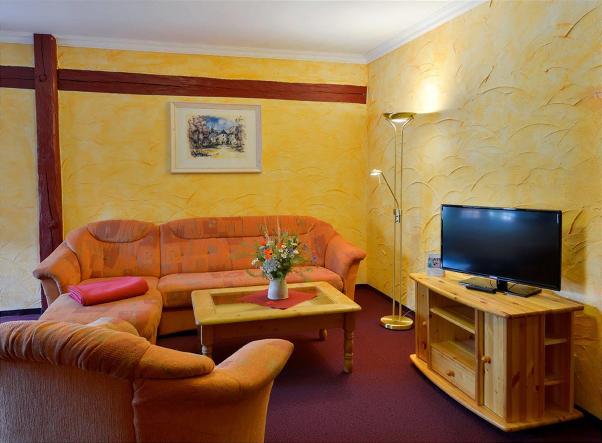 Hotel Gut Voigtlaender Blankenburg  Bagian luar foto