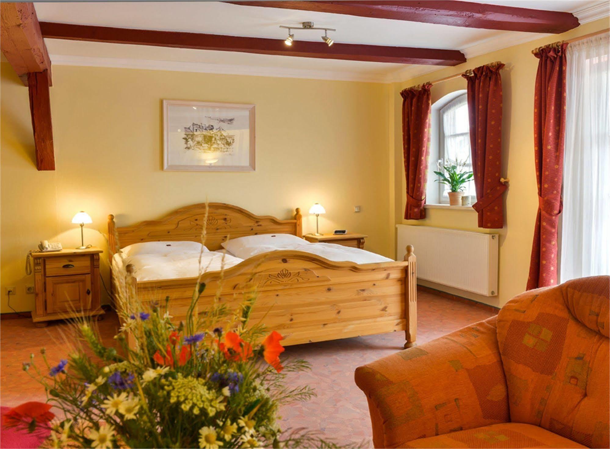 Hotel Gut Voigtlaender Blankenburg  Bagian luar foto