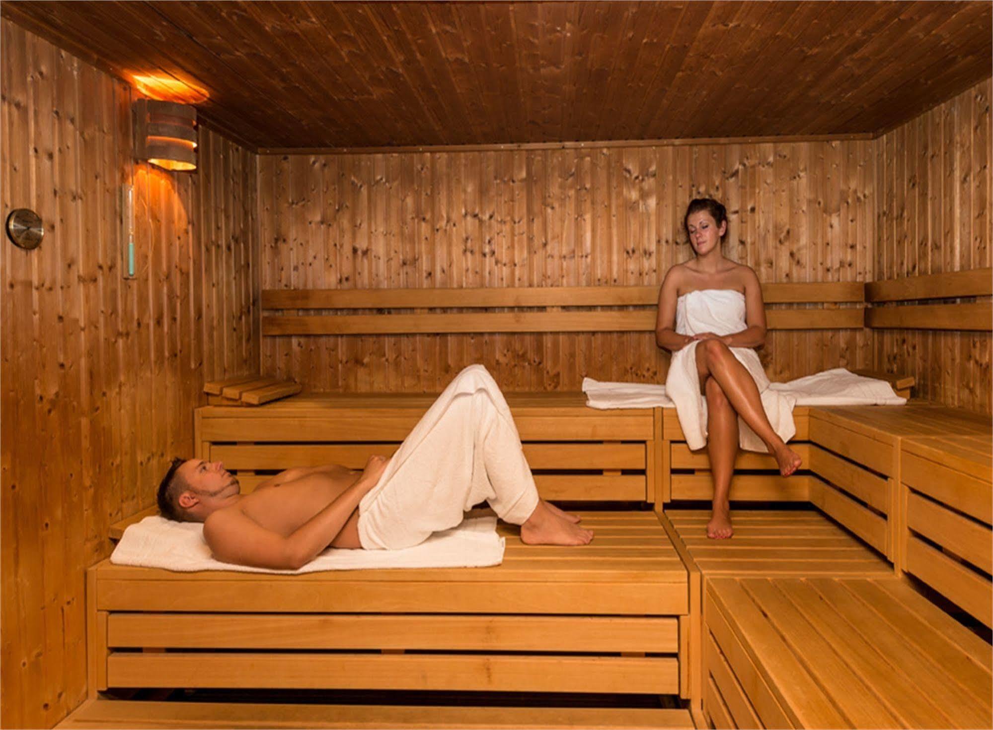 Hotel Gut Voigtlaender Blankenburg  Bagian luar foto