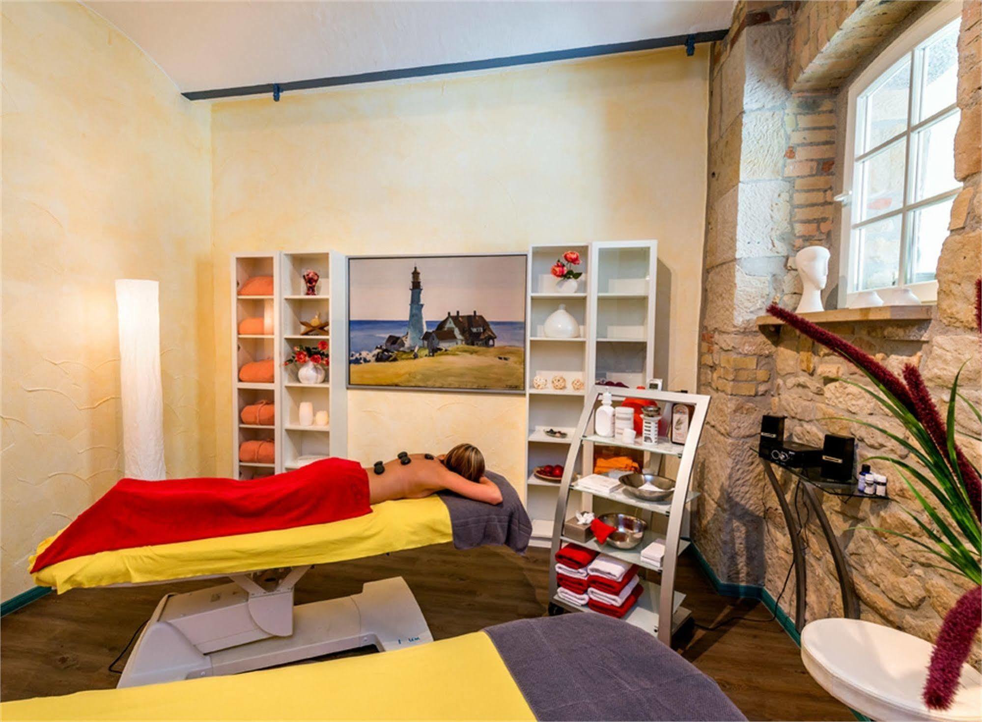 Hotel Gut Voigtlaender Blankenburg  Bagian luar foto