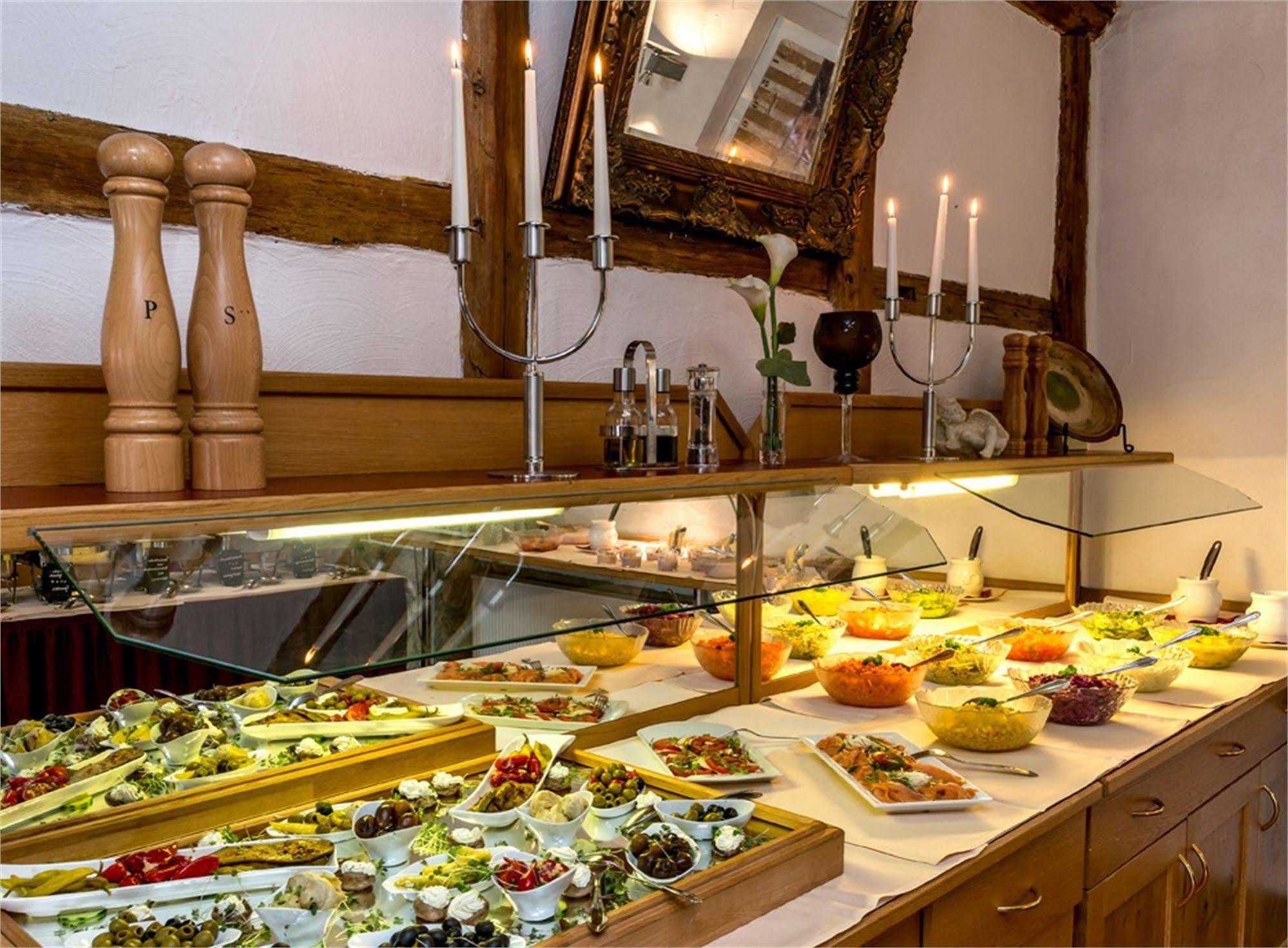 Hotel Gut Voigtlaender Blankenburg  Bagian luar foto