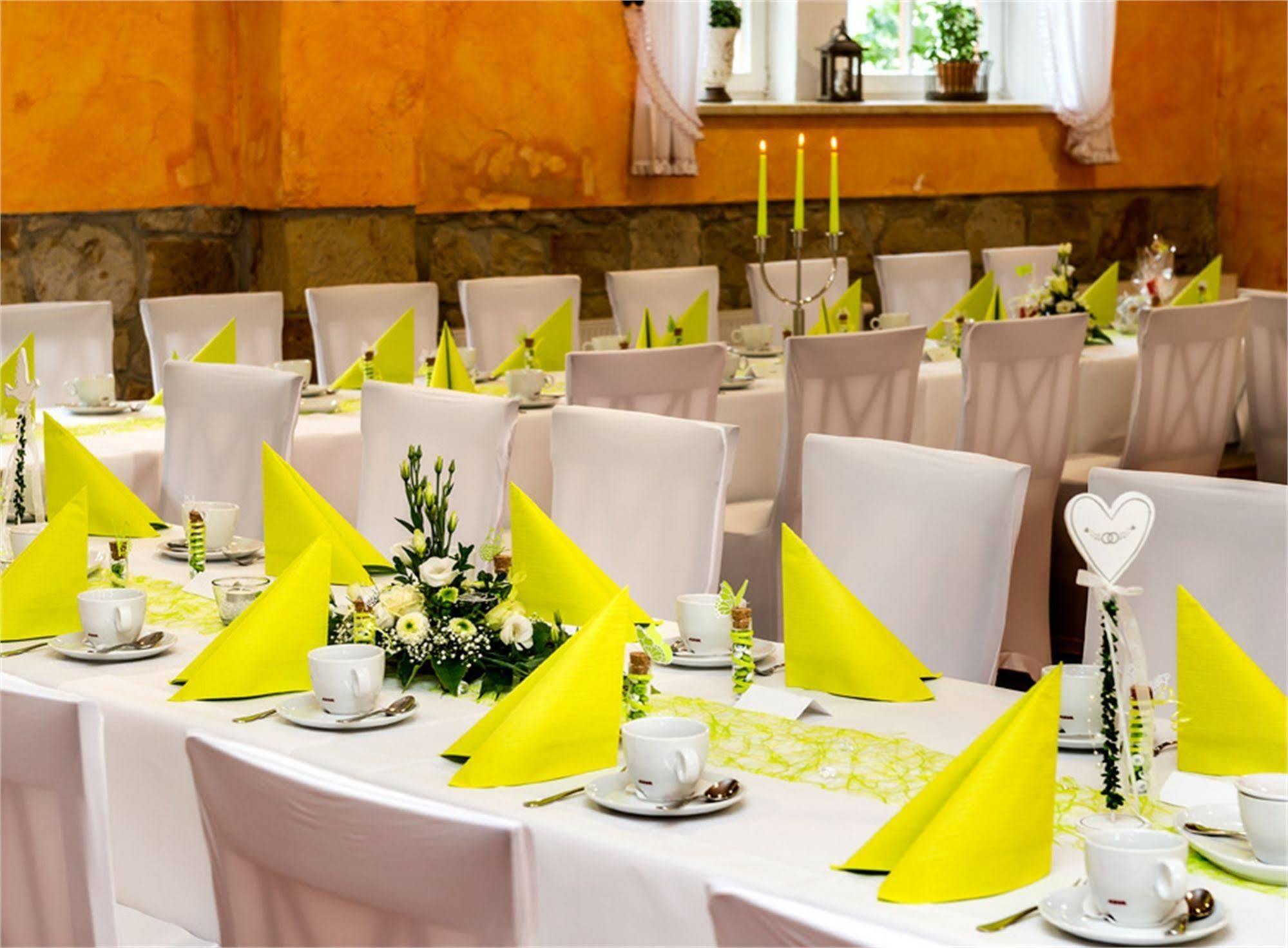 Hotel Gut Voigtlaender Blankenburg  Bagian luar foto